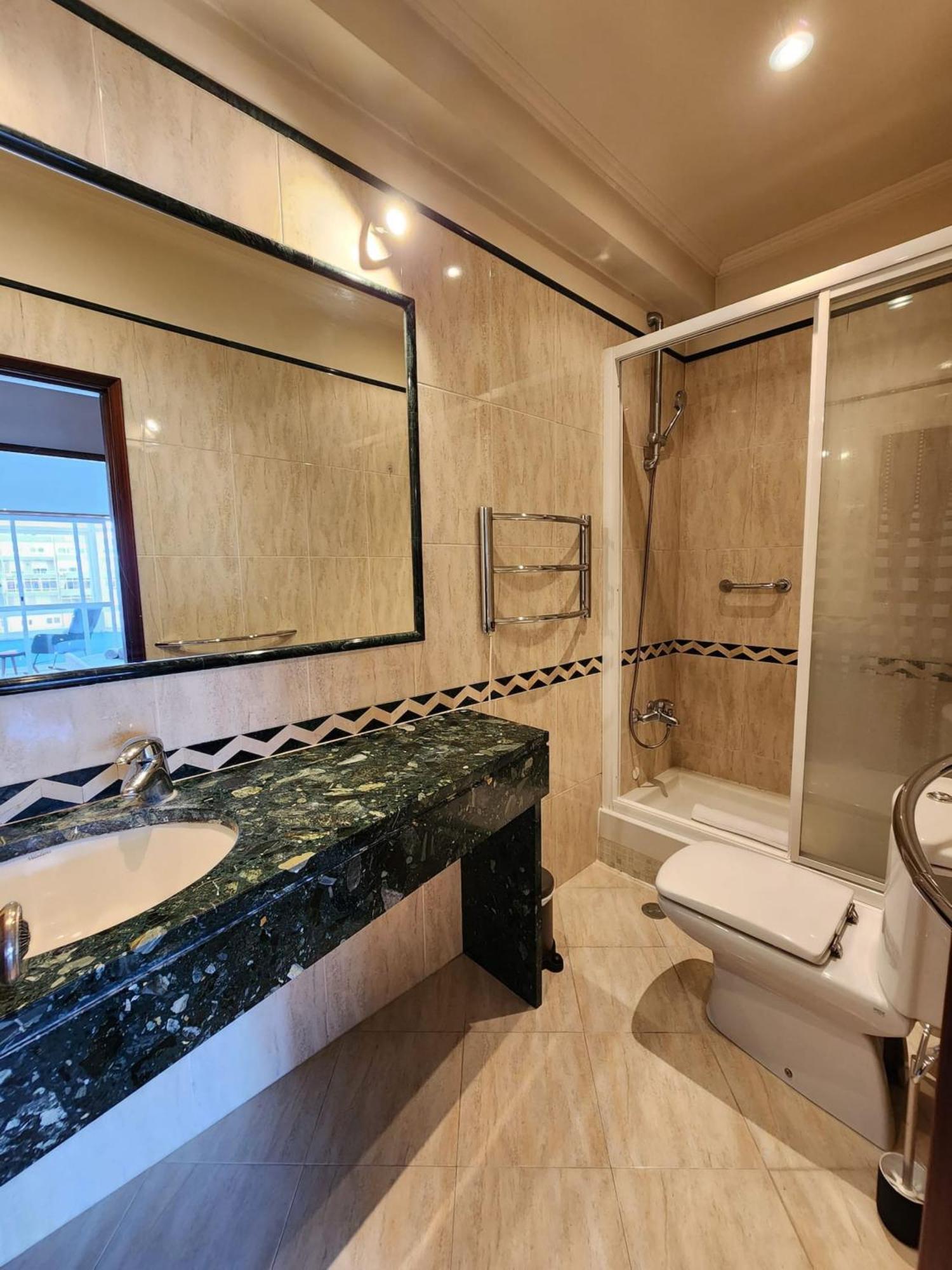 Cozy Apartment In Central Almada W Swing Chairs מראה חיצוני תמונה