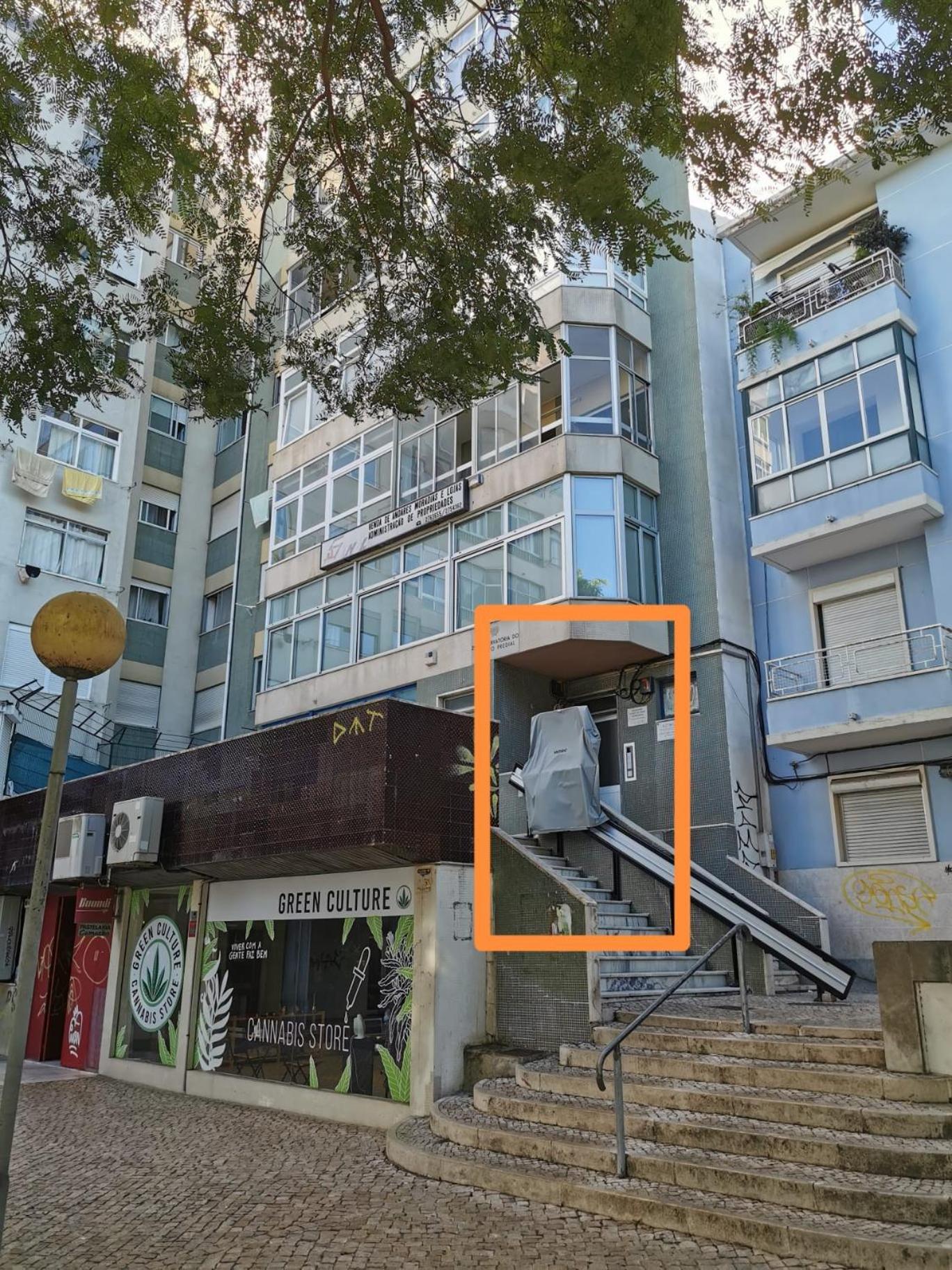 Cozy Apartment In Central Almada W Swing Chairs מראה חיצוני תמונה
