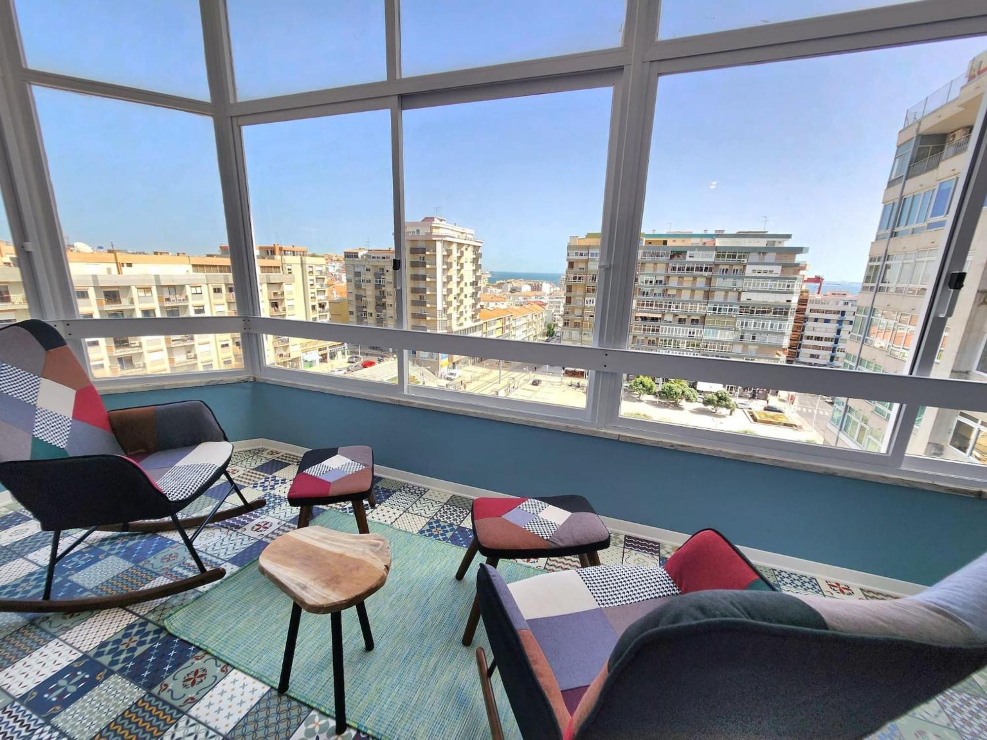 Cozy Apartment In Central Almada W Swing Chairs מראה חיצוני תמונה