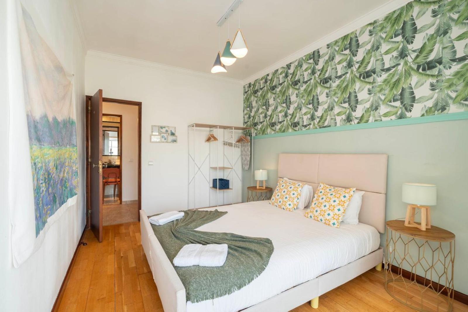 Cozy Apartment In Central Almada W Swing Chairs מראה חיצוני תמונה