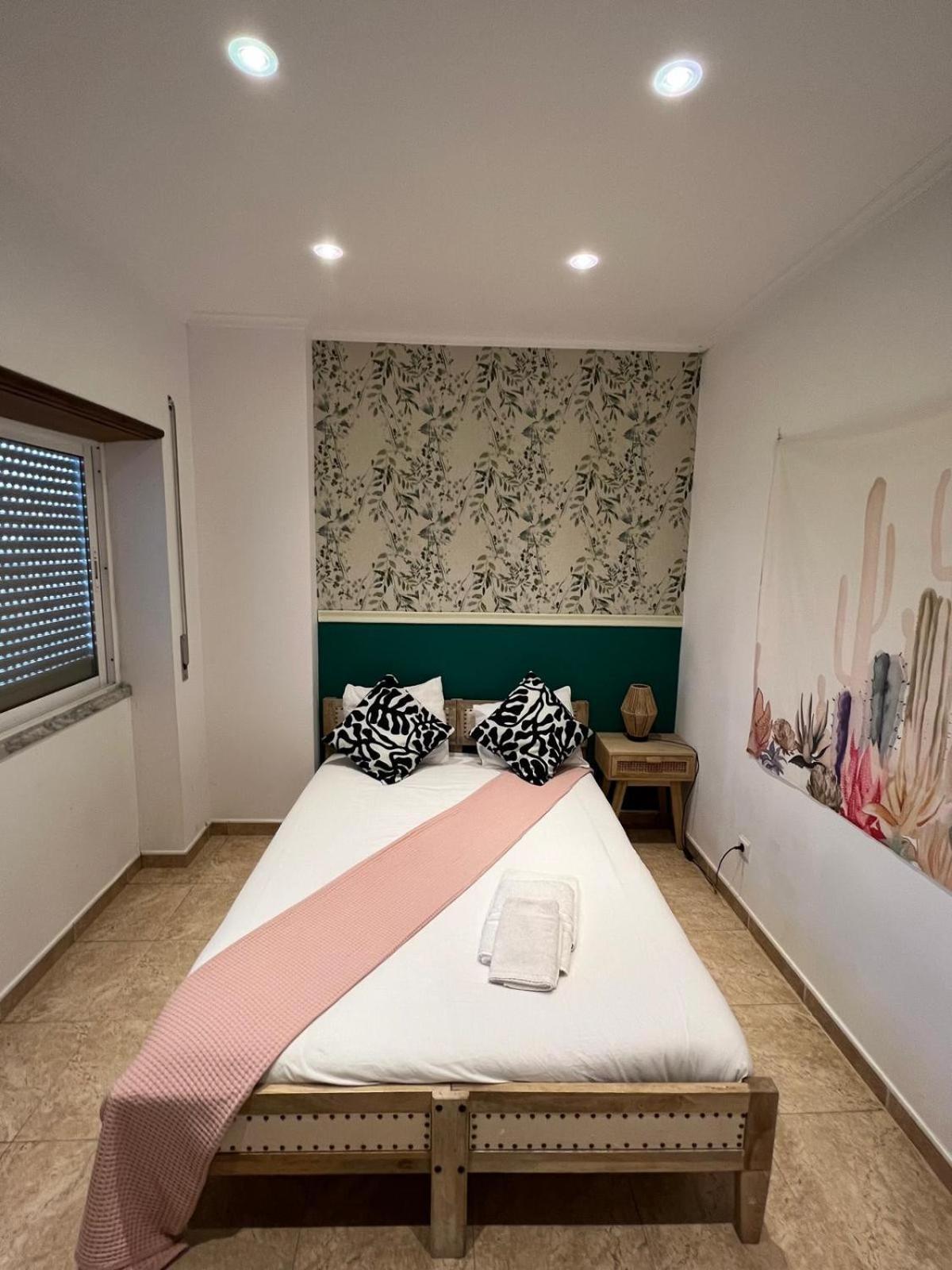 Cozy Apartment In Central Almada W Swing Chairs מראה חיצוני תמונה